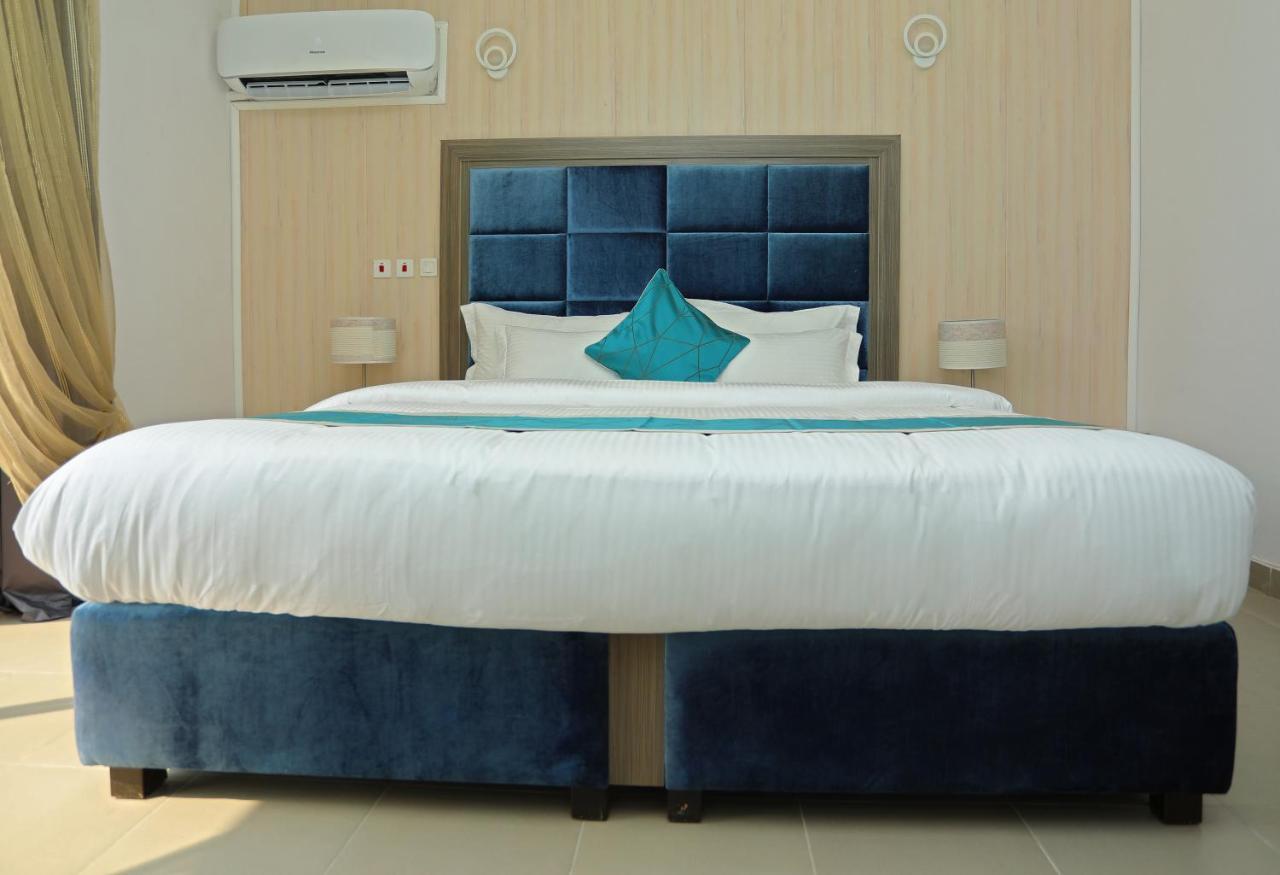 Riviera Suites Lagos Extérieur photo