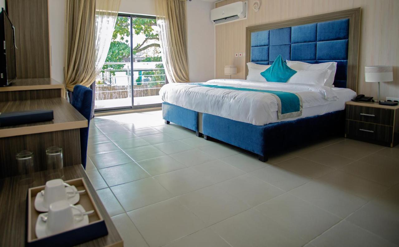 Riviera Suites Lagos Extérieur photo