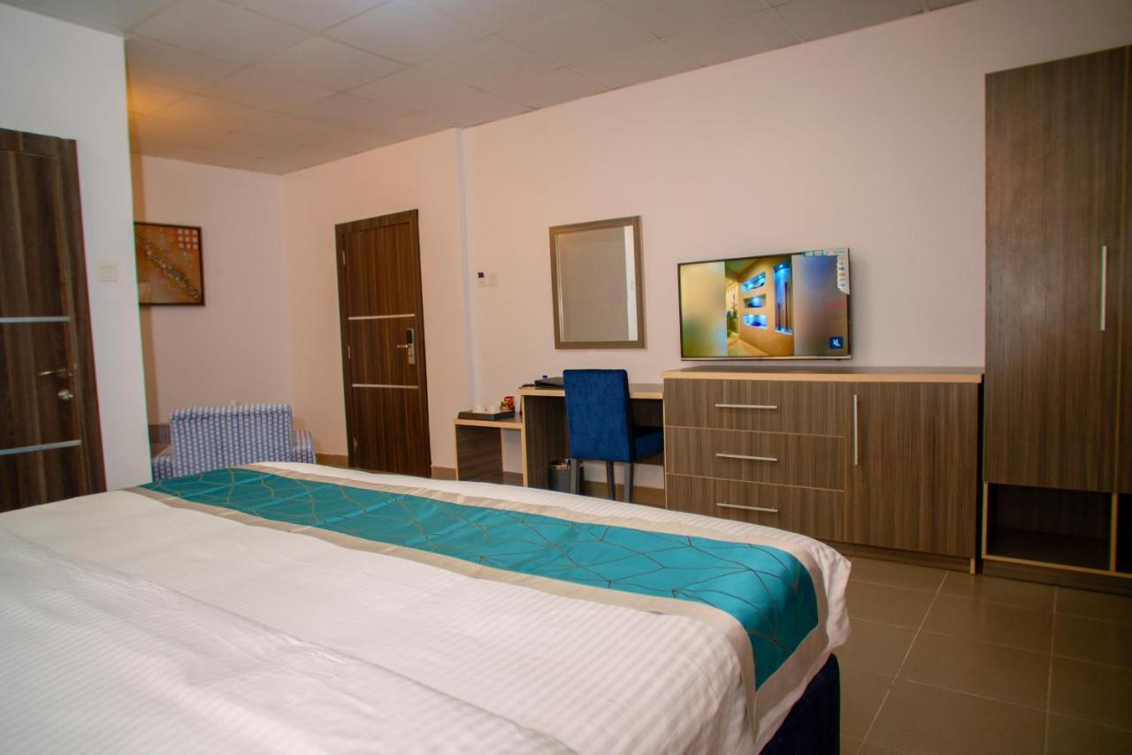 Riviera Suites Lagos Extérieur photo