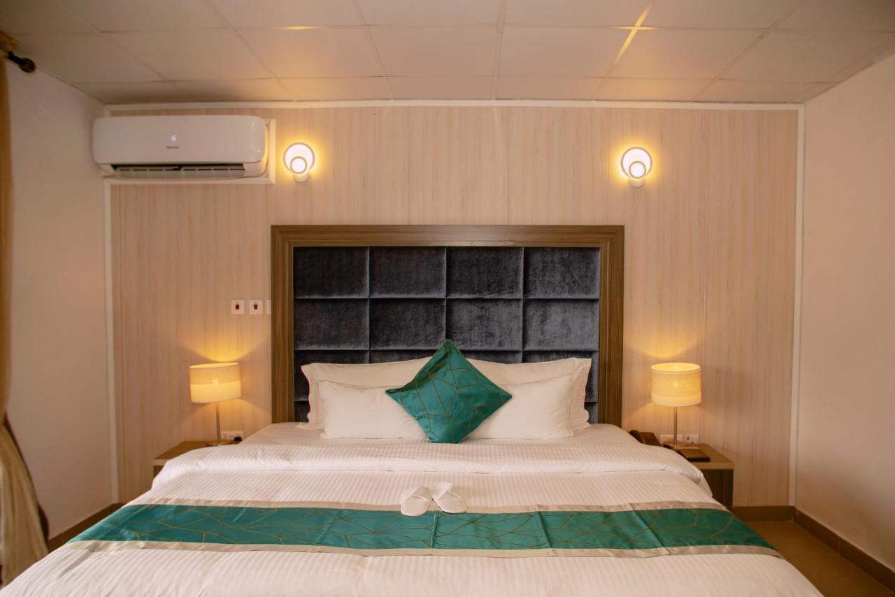 Riviera Suites Lagos Extérieur photo