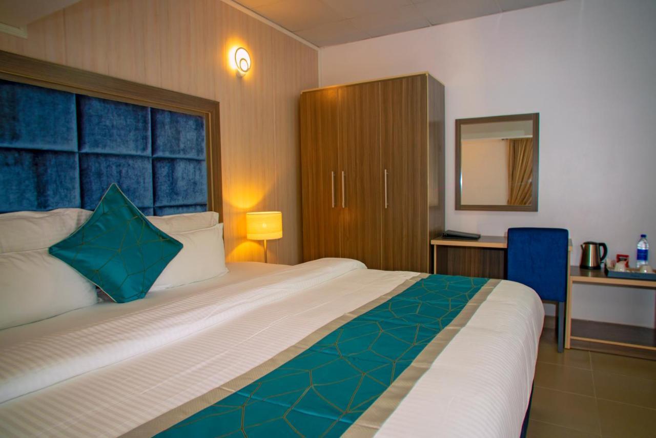 Riviera Suites Lagos Extérieur photo