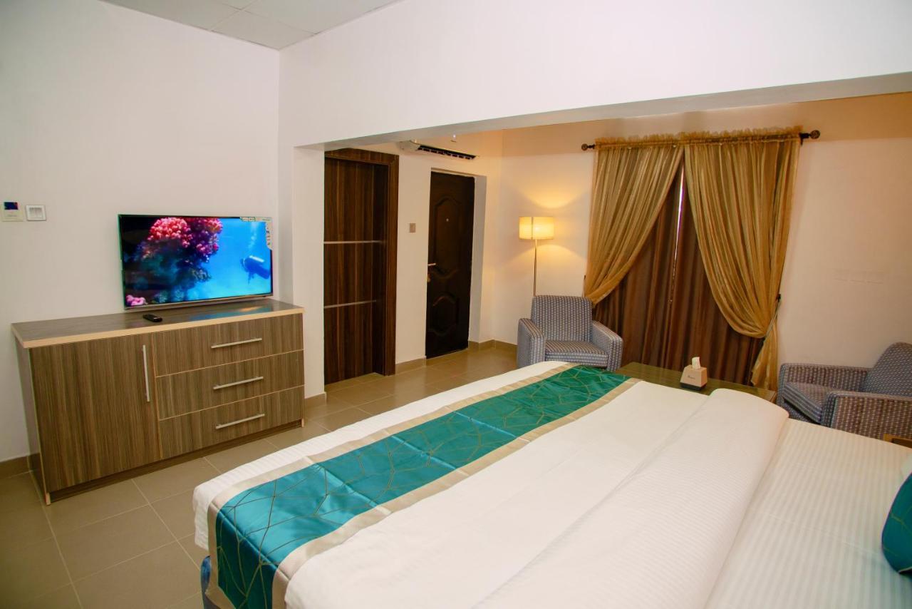 Riviera Suites Lagos Extérieur photo