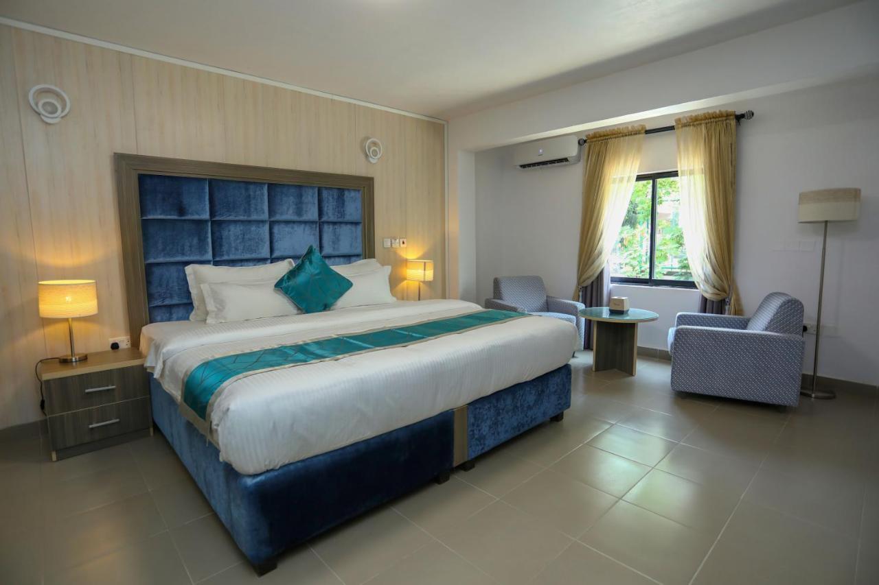 Riviera Suites Lagos Extérieur photo