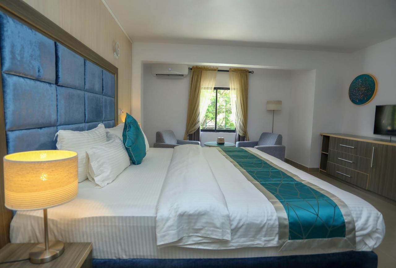 Riviera Suites Lagos Extérieur photo