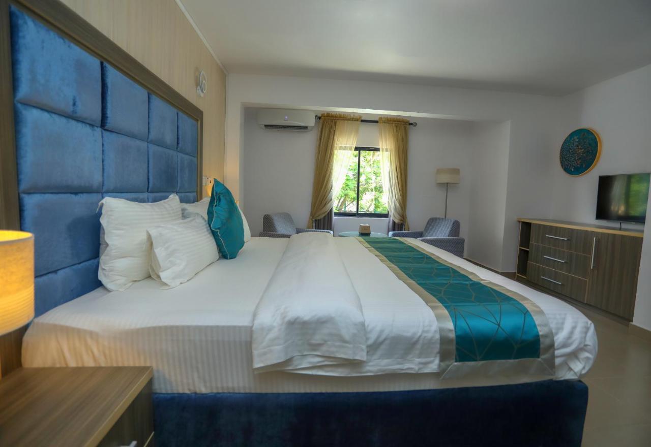 Riviera Suites Lagos Extérieur photo