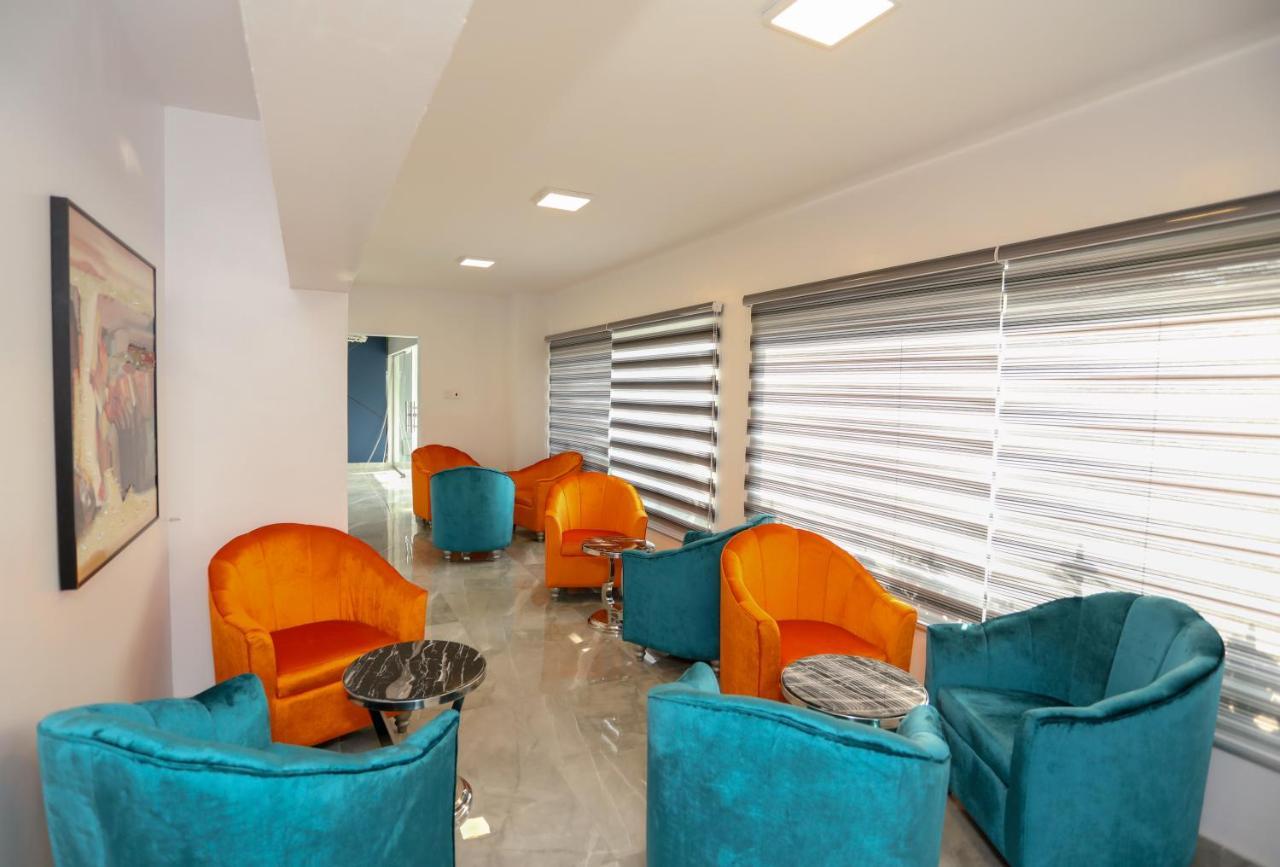 Riviera Suites Lagos Extérieur photo