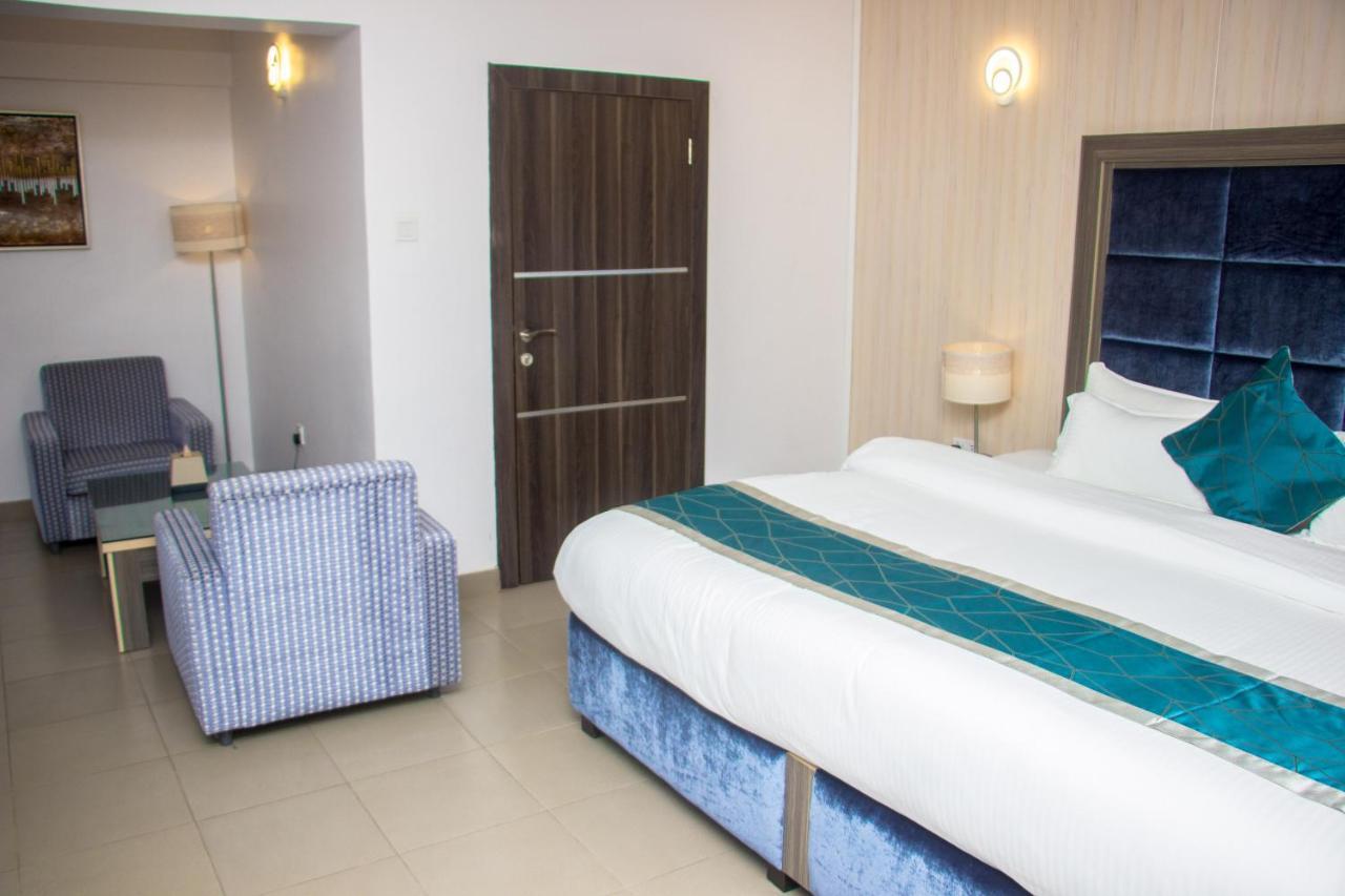 Riviera Suites Lagos Extérieur photo