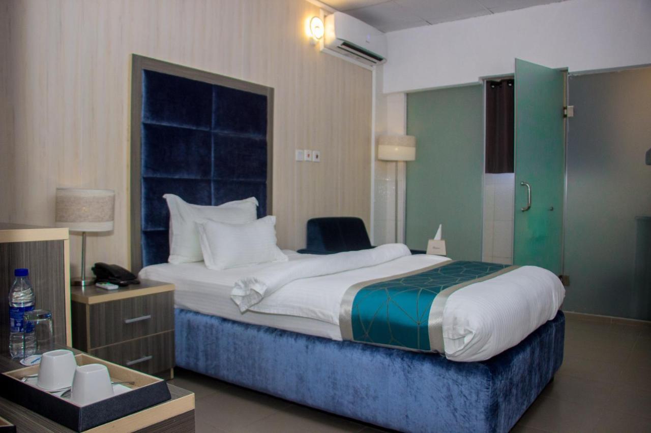 Riviera Suites Lagos Extérieur photo