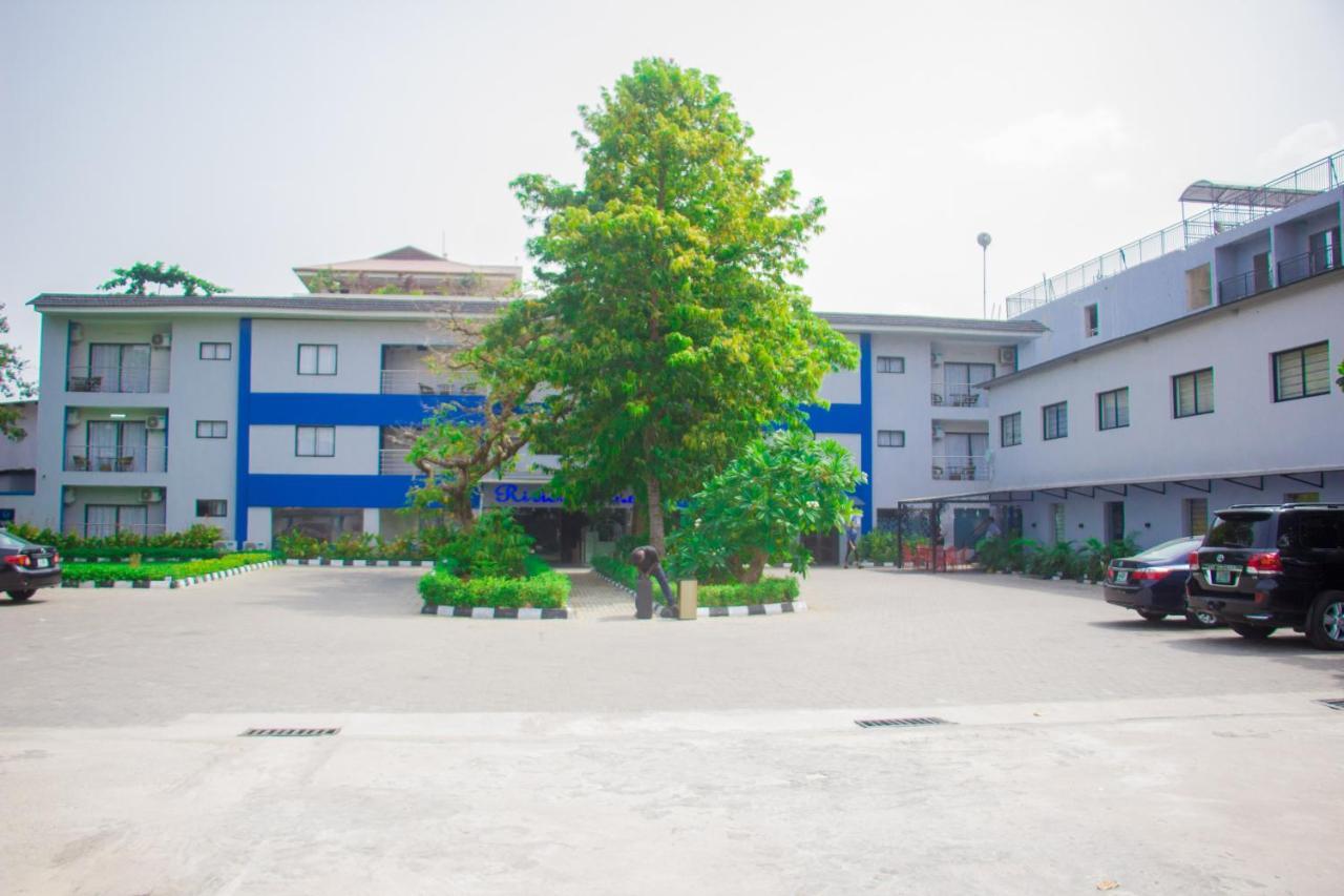 Riviera Suites Lagos Extérieur photo