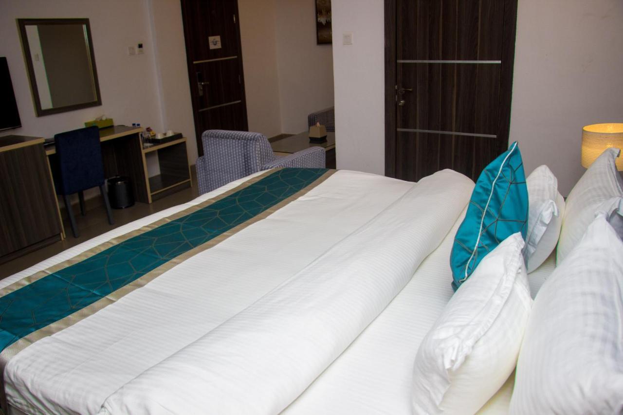 Riviera Suites Lagos Extérieur photo