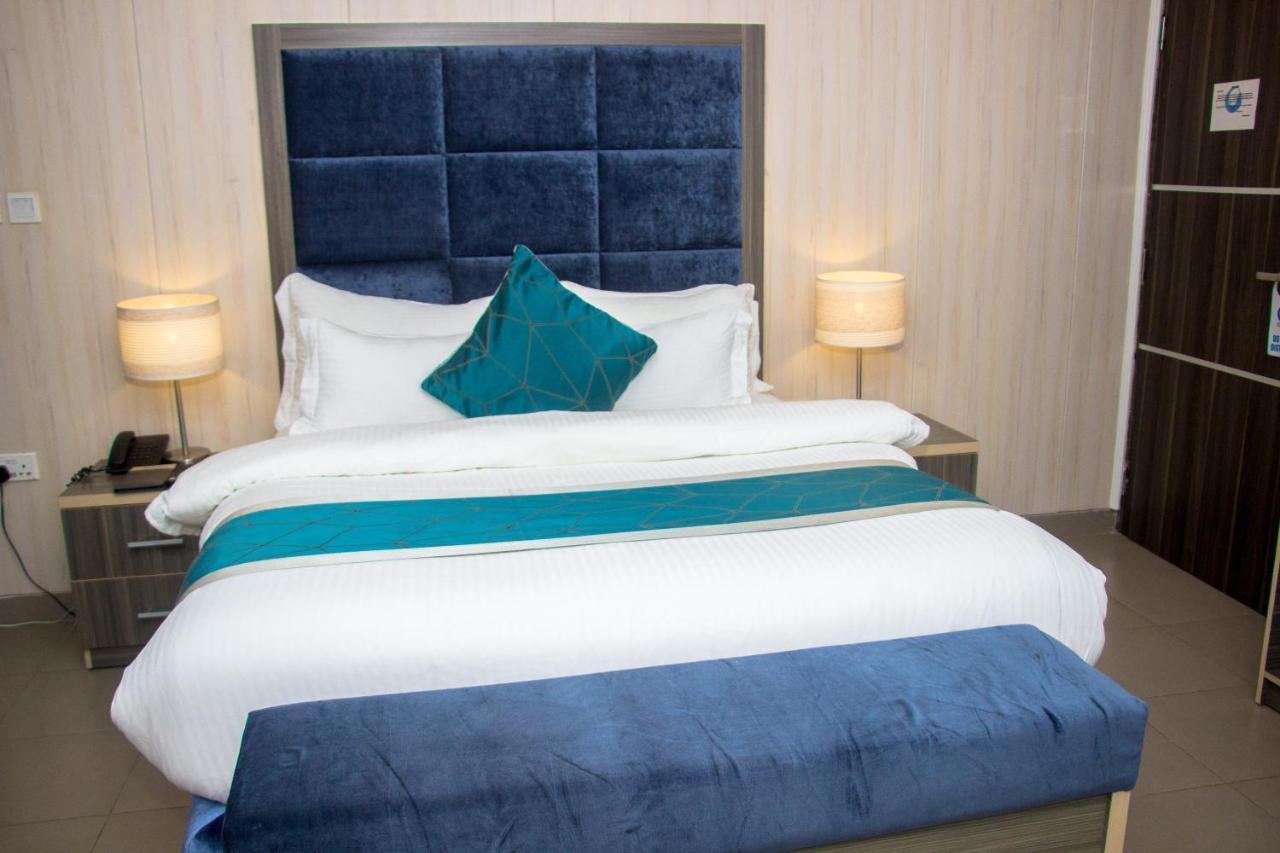 Riviera Suites Lagos Extérieur photo