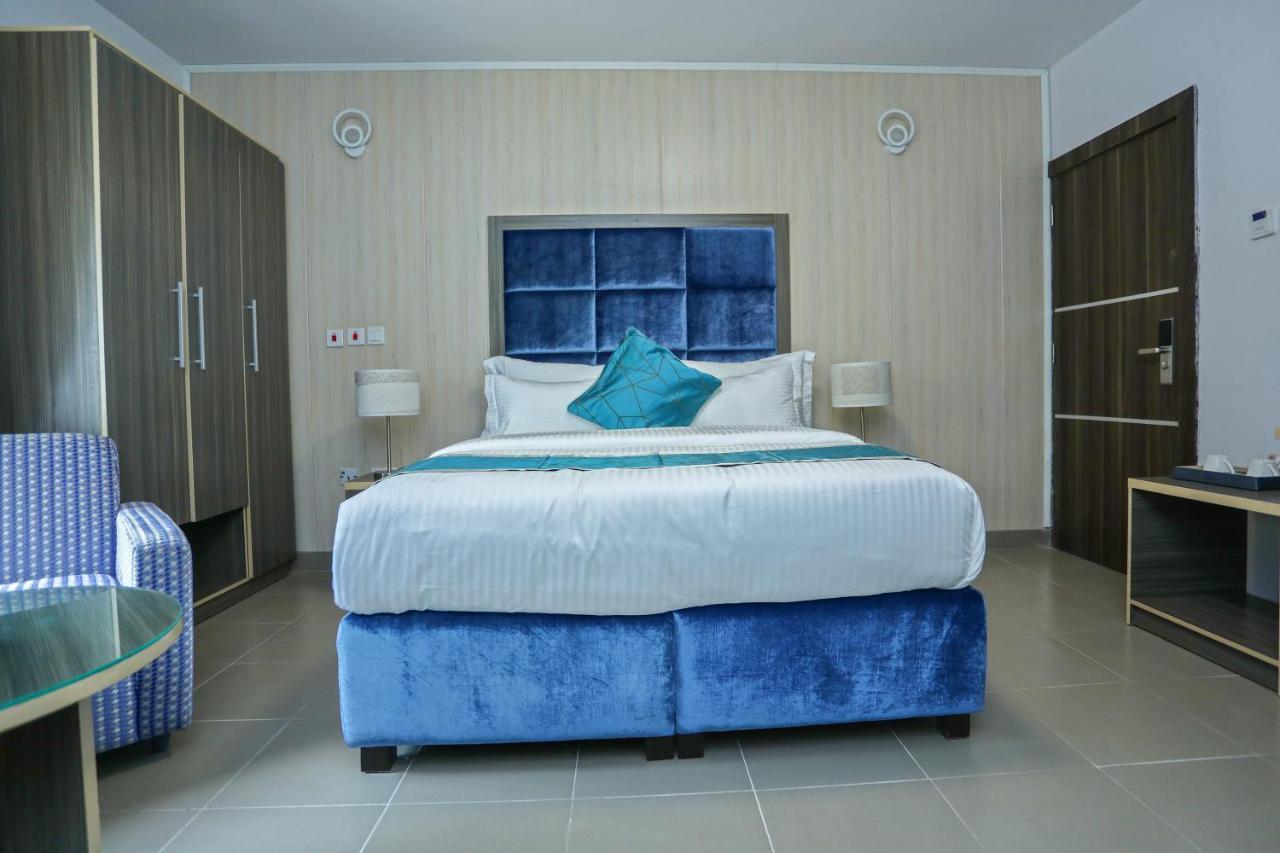 Riviera Suites Lagos Extérieur photo
